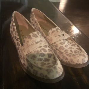 Women’s 8.5 Leopard Shoes